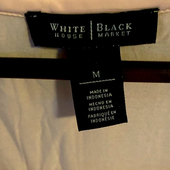 White House Black Market Scoop Neck Tee, Size Medium - Picture 3 of 3